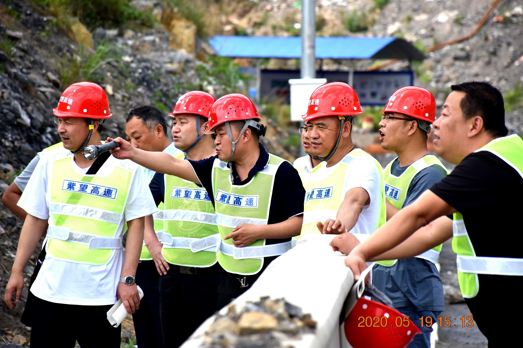 1.提前現(xiàn)場(chǎng)部署安全工作
